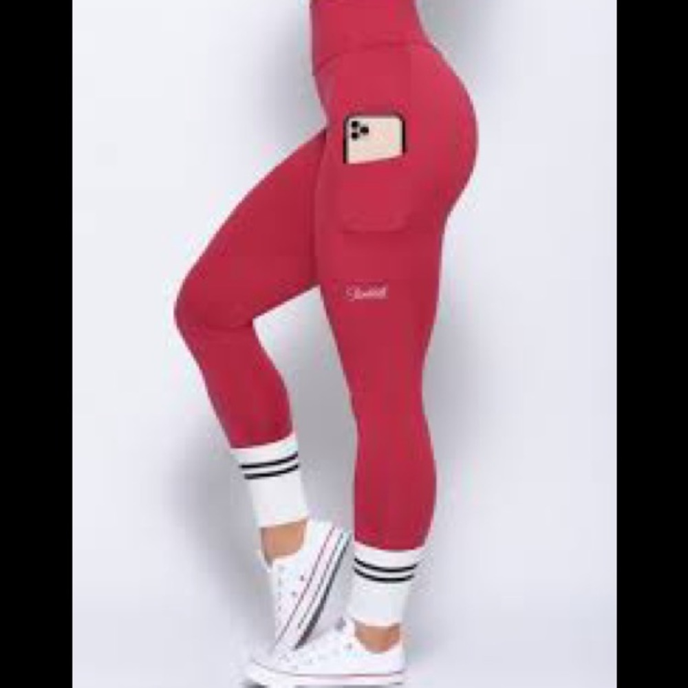 Bombshell pocket leggings❌🔴SOLD